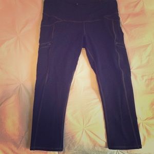 Navy blue athlete Capri small GUC